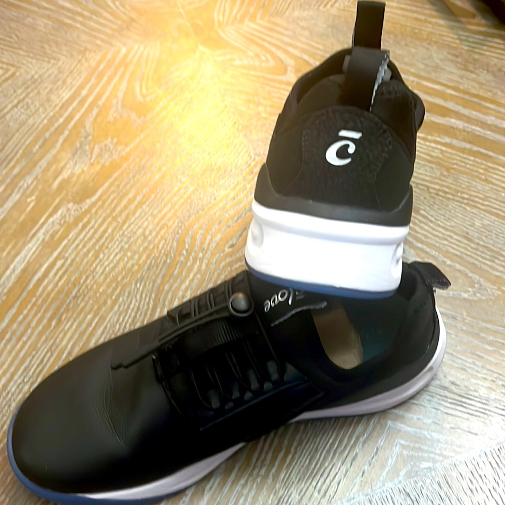 Women’s Black/White Clove Medical Tennis Shoes